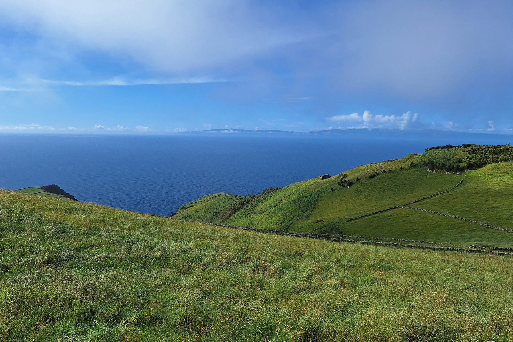 View from southern Graciosa with São Jorge in the background (image by Diedert Koppenol)