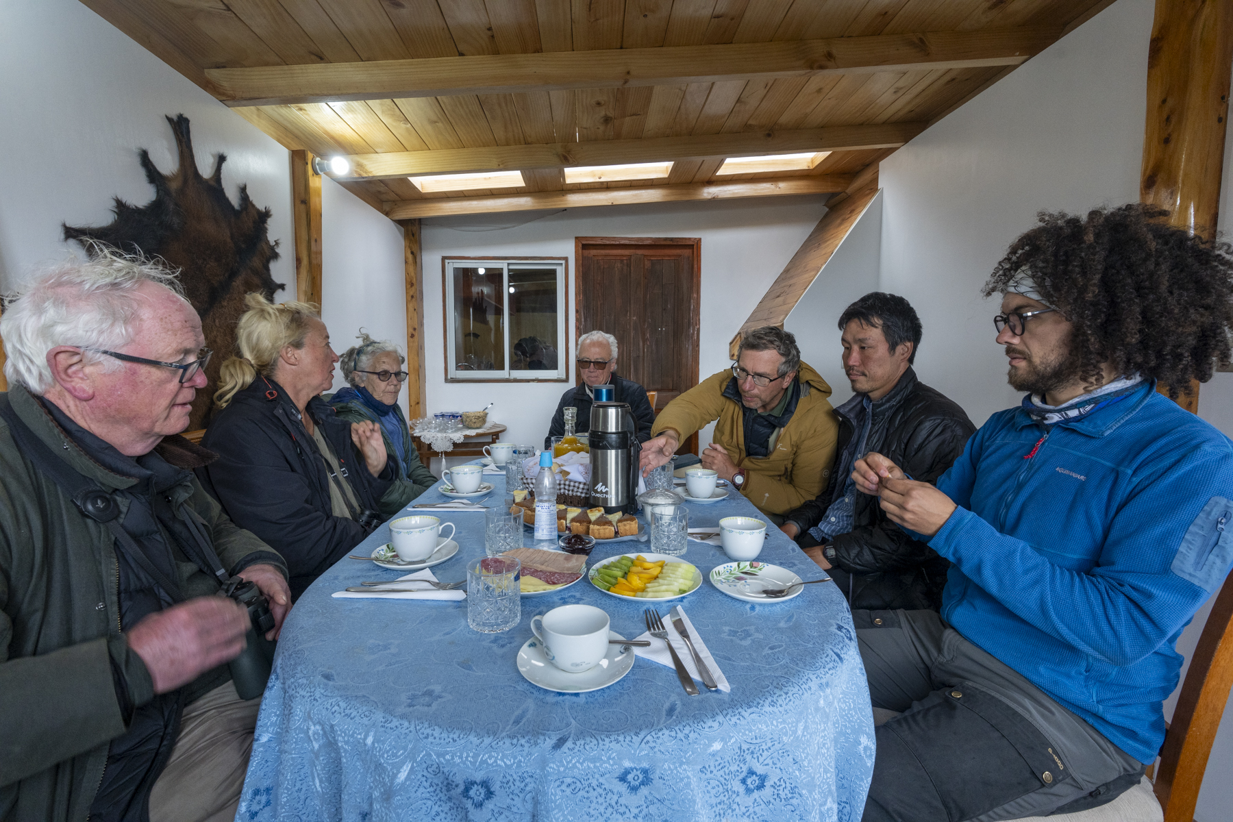 Masafuera lunch (image by Mark Beaman)