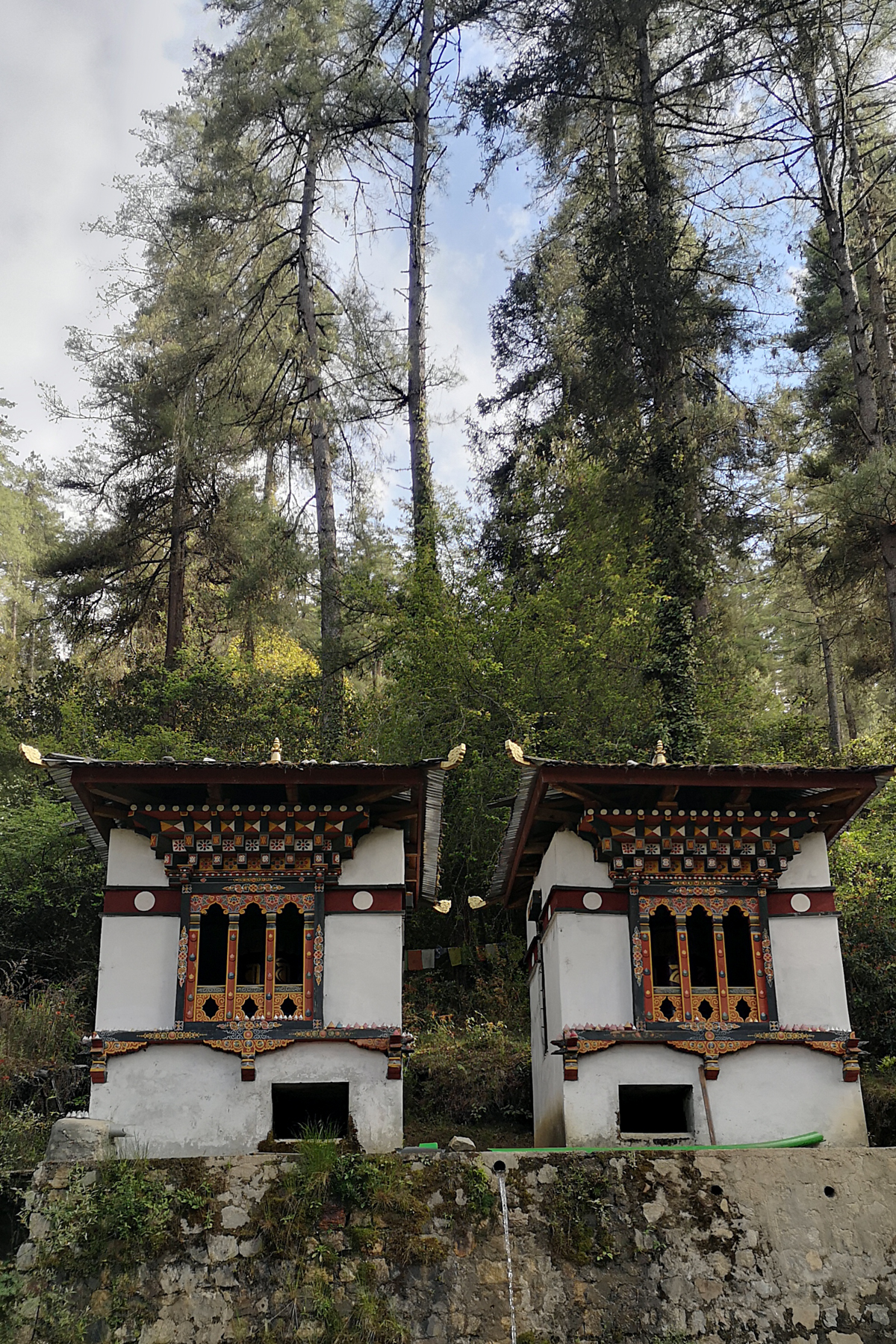 Chortens, Chele La. (image by Dave Farrow)