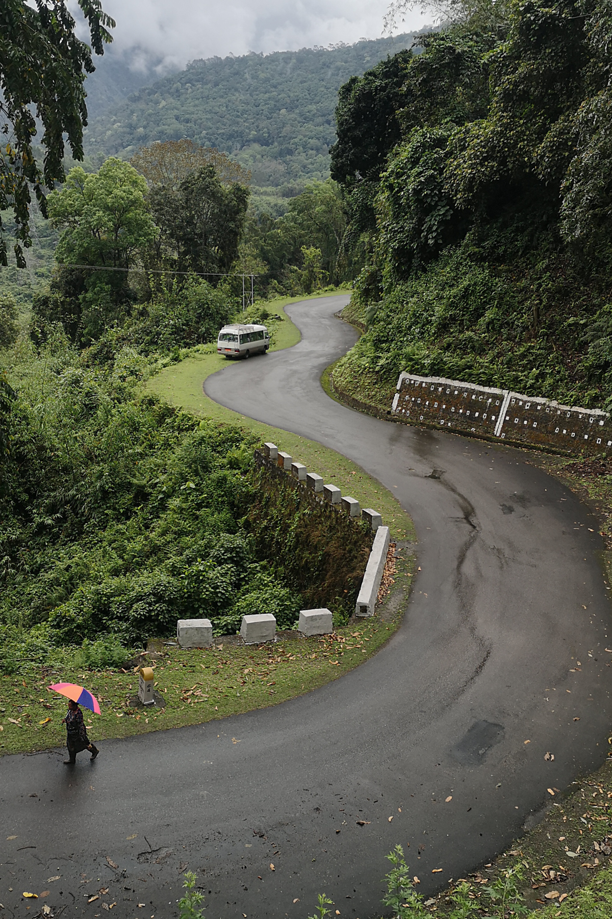 The road to Tingtibi (image by Dave Farrow)
