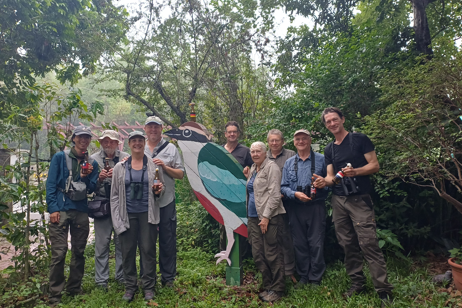 group photo at Fairy Pitta café (image by Vincent van der Spek)