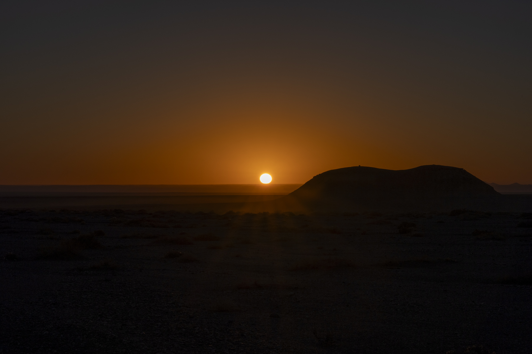 Sunrise in the Gobi Desert (imnage by Mark Beaman)