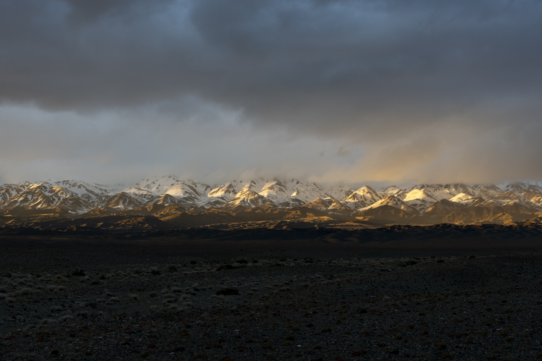 Jargalant scenery (image by Mark Beaman)